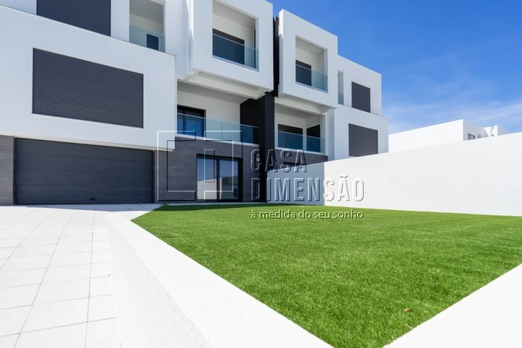 Moradia T4 para Venda em Corroios Foto 62