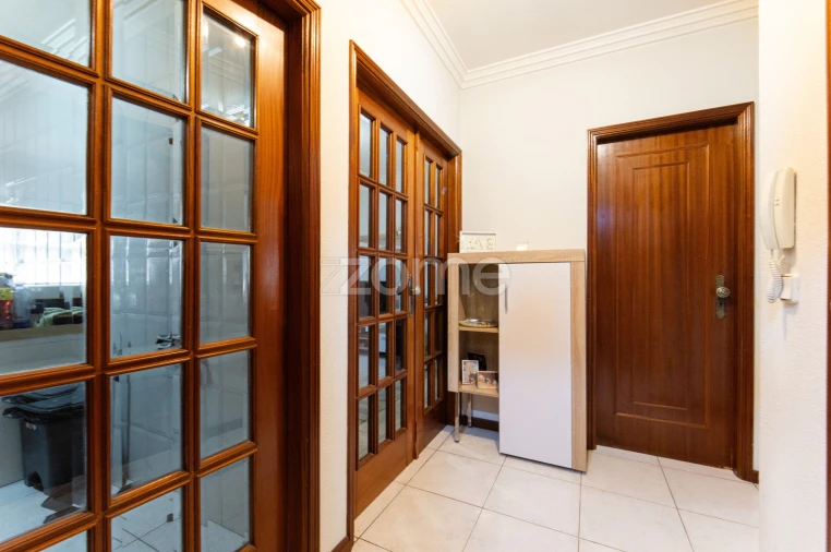 Apartamento T1 para Venda em Alfena Foto 3
