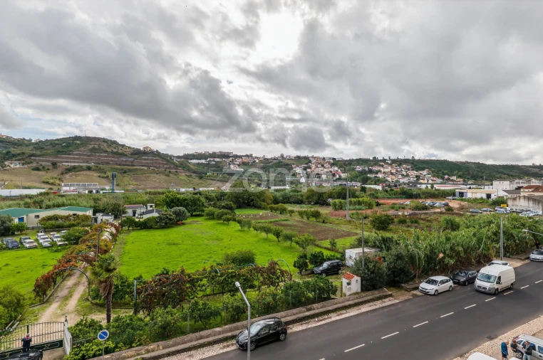 Apartamento T3 para Venda em Póvoa de Santo Adrião e Olival Basto Foto 7