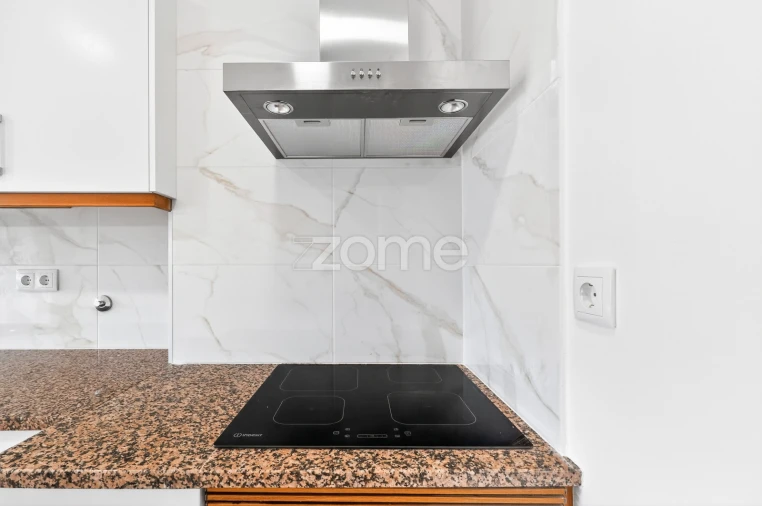 Apartamento T3 para Venda em Póvoa de Santo Adrião e Olival Basto Foto 3