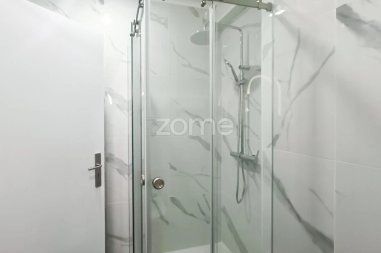 Apartamento T3 para Venda em Póvoa de Santo Adrião e Olival Basto Foto 11