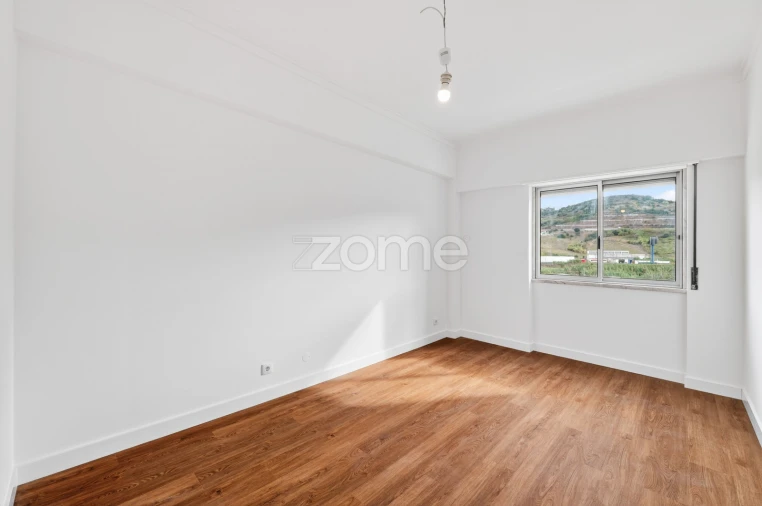 Apartamento T3 para Venda em Póvoa de Santo Adrião e Olival Basto Foto 15