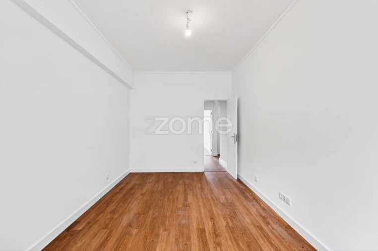 Apartamento T3 para Venda em Póvoa de Santo Adrião e Olival Basto Foto 20