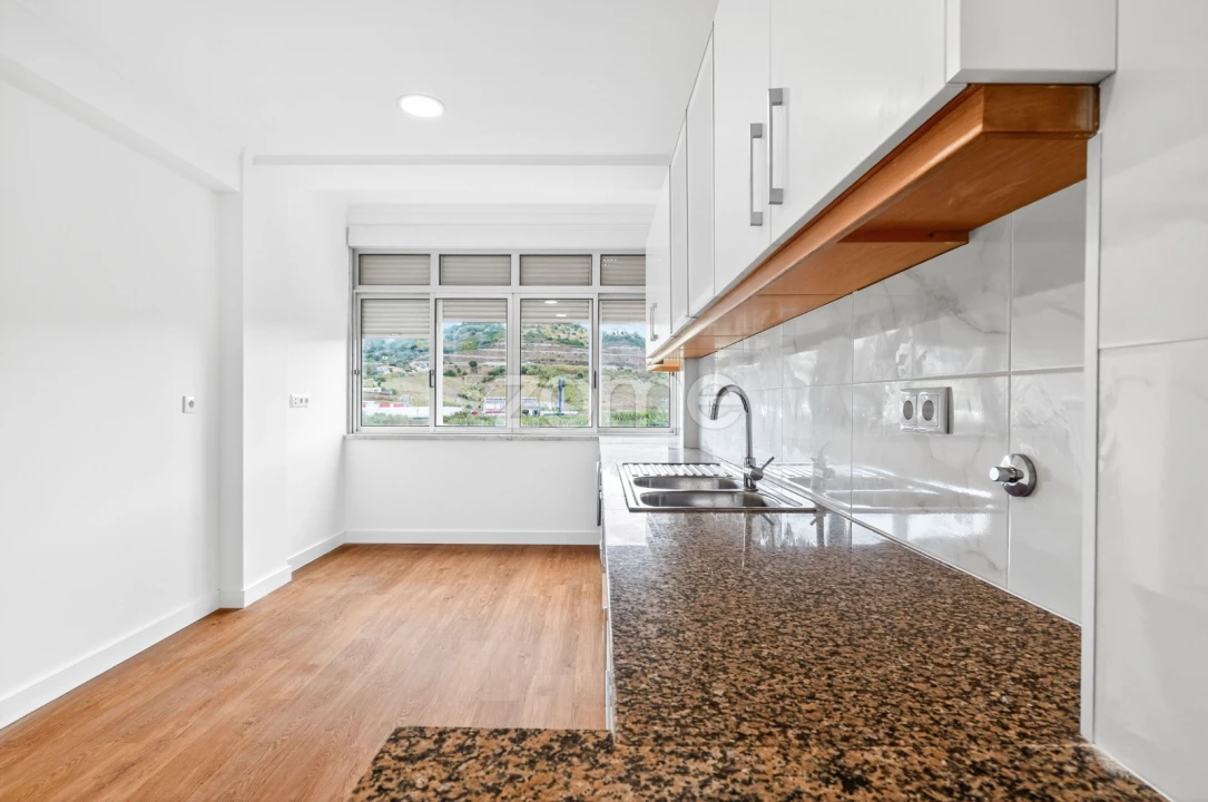 Apartamento T3 para Venda em Póvoa de Santo Adrião e Olival Basto Foto 4