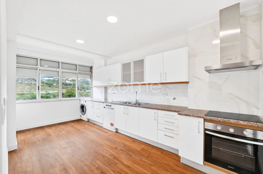 Apartamento T3 para Venda em Póvoa de Santo Adrião e Olival Basto Foto 1