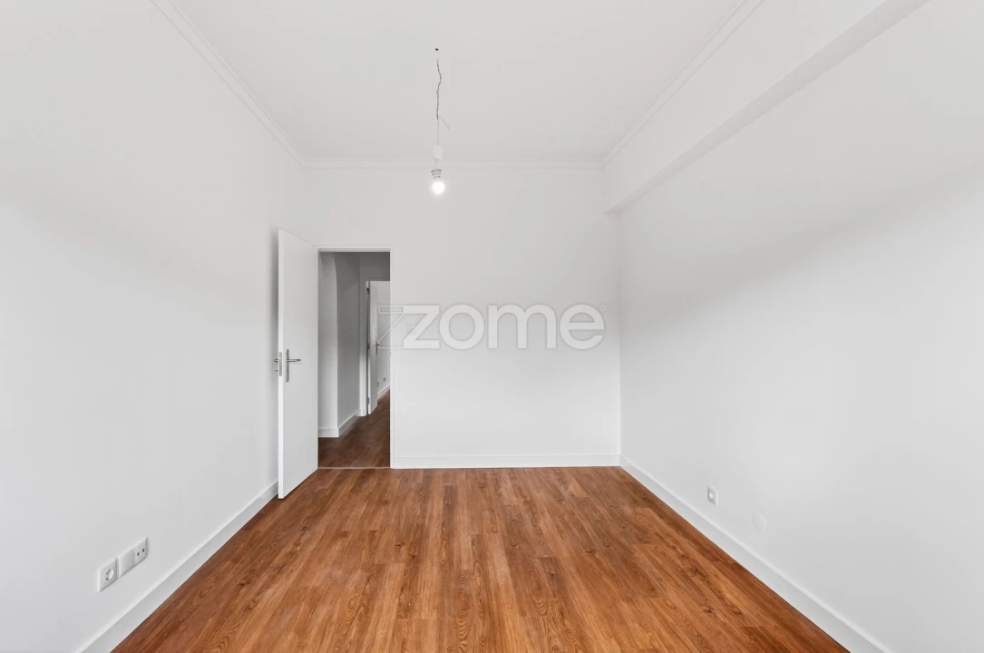 Apartamento T3 para Venda em Póvoa de Santo Adrião e Olival Basto Foto 16