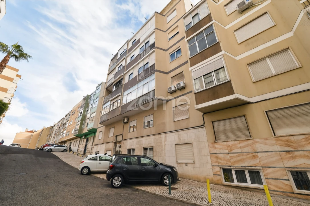 Apartamento T3 para Venda em Póvoa de Santo Adrião e Olival Basto Foto 21