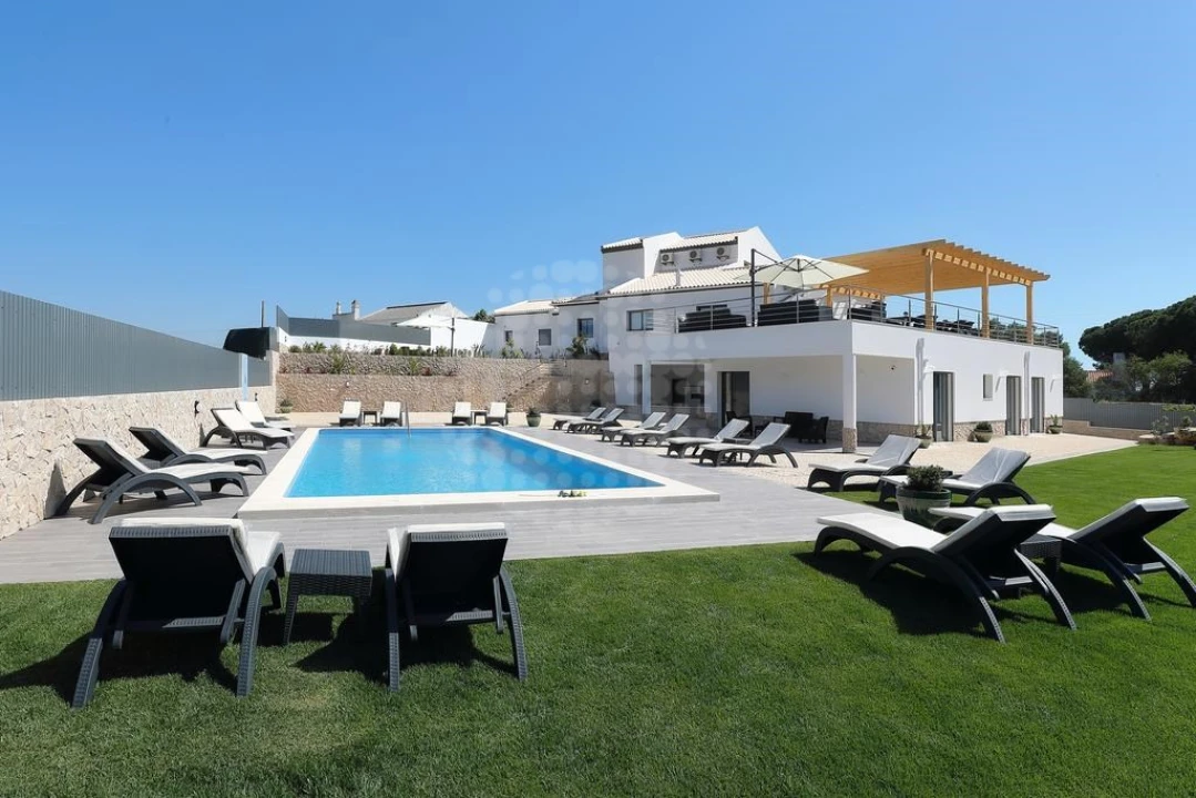 Moradia T10 para Venda em Albufeira e Olhos de Água Foto 1