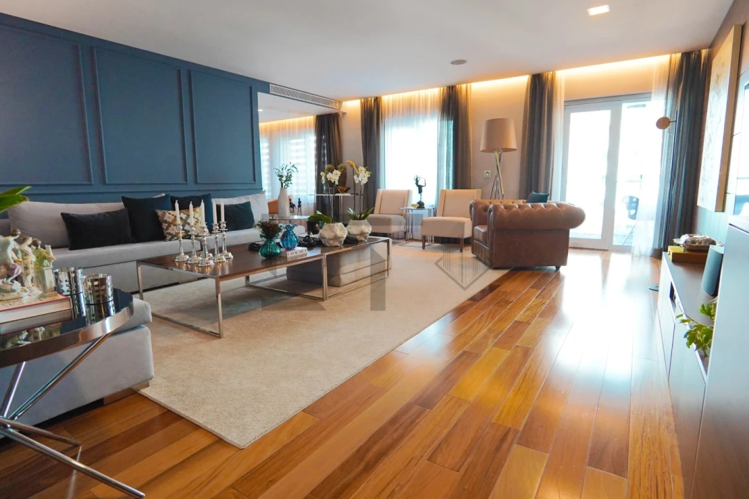 Apartamento T5 para Venda em Avenidas Novas Foto 5