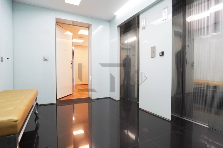 Apartamento T5 para Venda em Avenidas Novas Foto 2