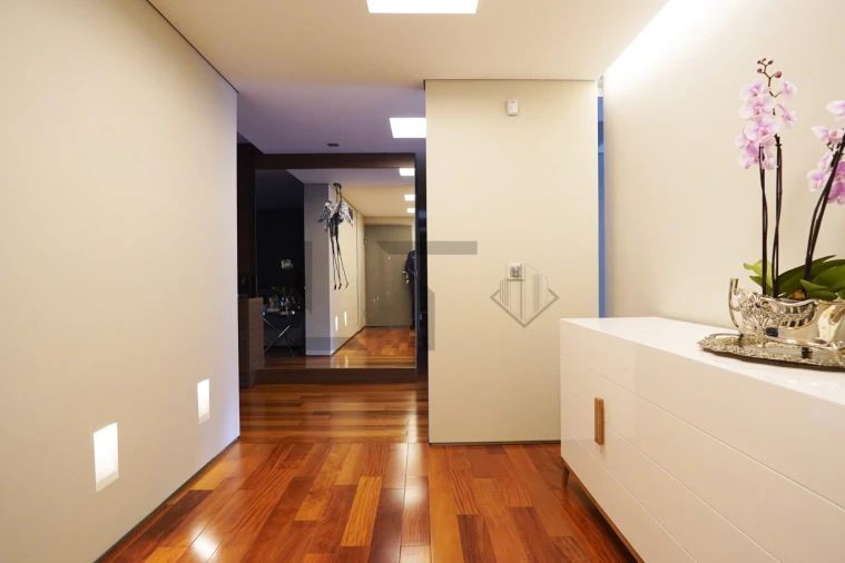 Apartamento T5 para Venda em Avenidas Novas Foto 3
