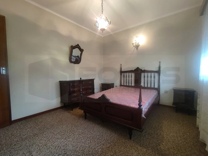 Moradia T4 para Venda em Palhaça Foto 13