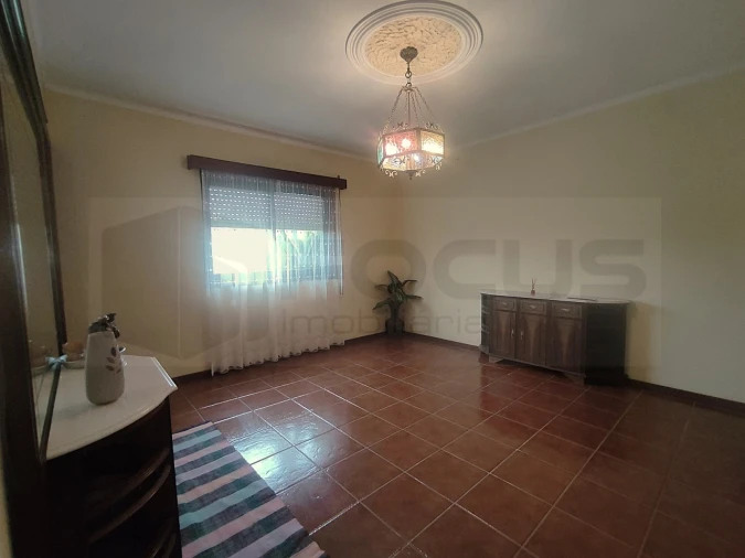 Moradia T4 para Venda em Palhaça Foto 2