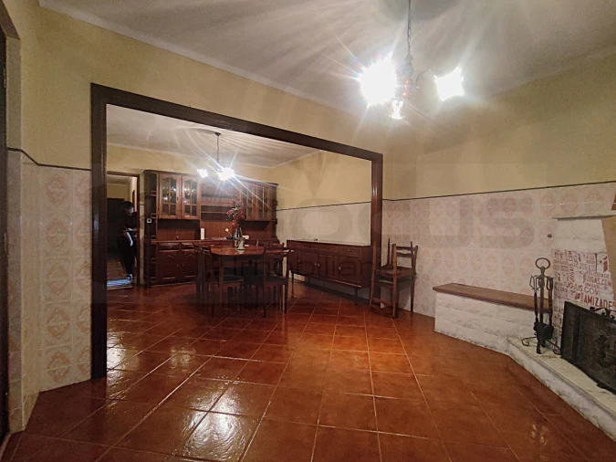 Moradia T4 para Venda em Palhaça Foto 4