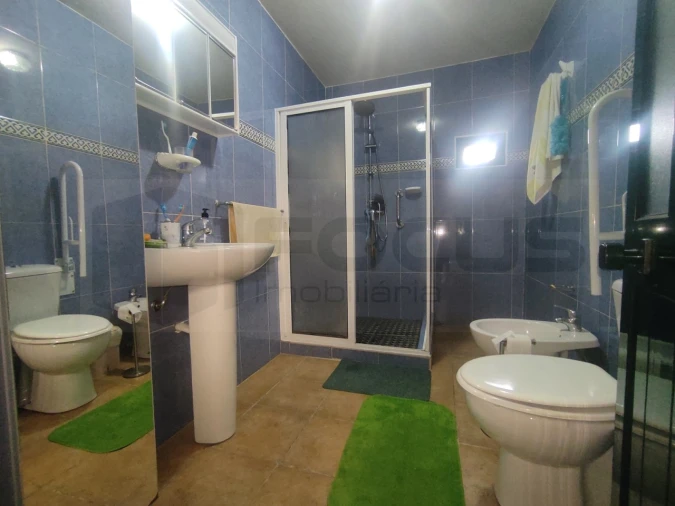 Moradia T4 para Venda em Palhaça Foto 24