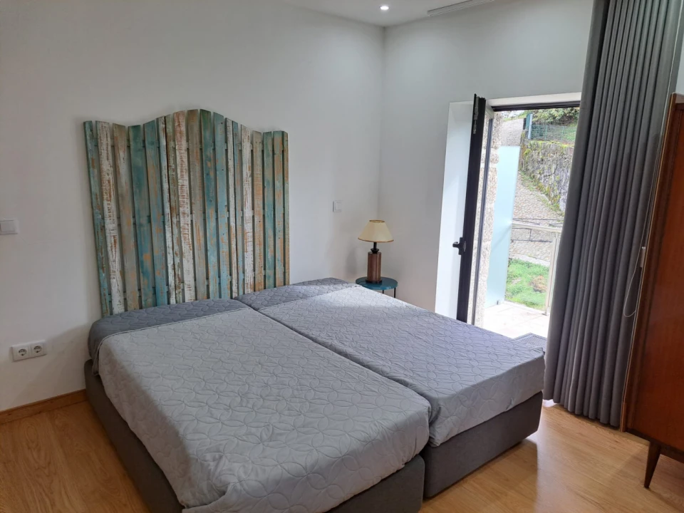 Moradia T3 para Venda em Calvos e Frades Foto 9