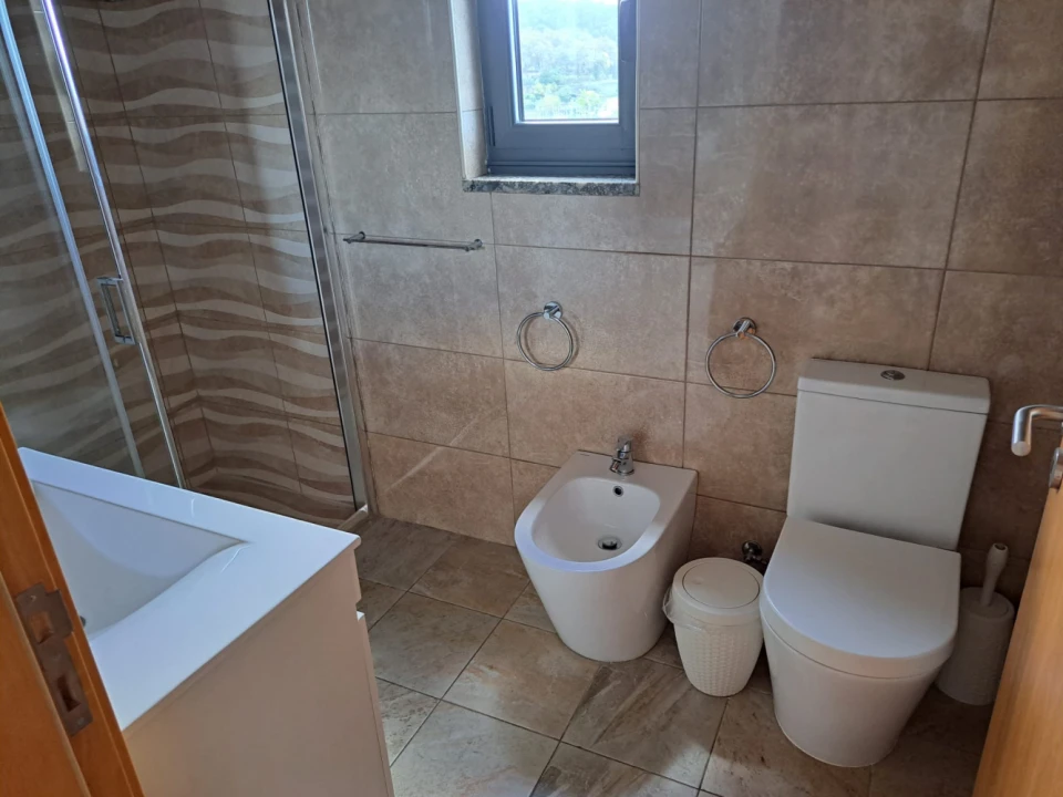 Moradia T3 para Venda em Calvos e Frades Foto 11