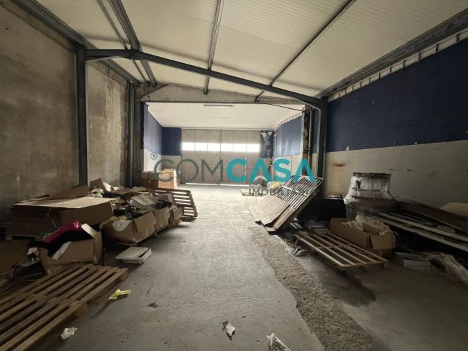 Loja para Arrendamento em Ramalde Foto 9