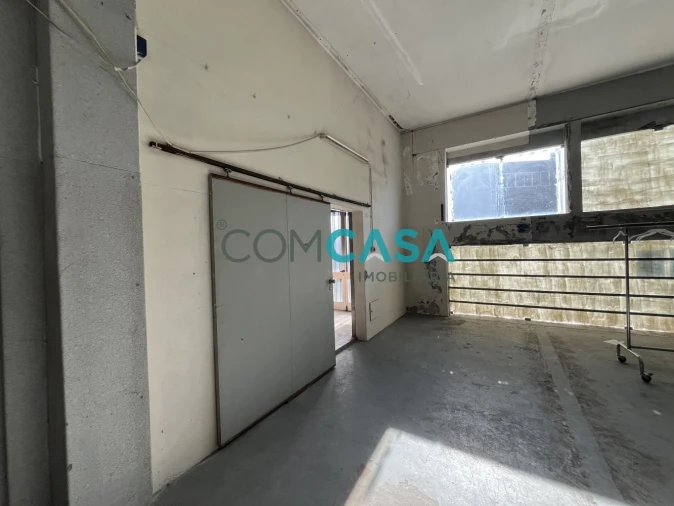 Loja para Arrendamento em Ramalde Foto 4