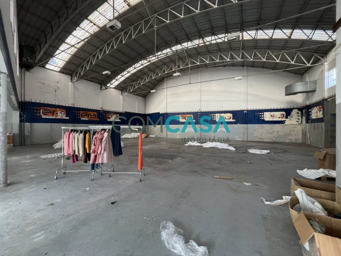 Loja para Arrendamento em Ramalde Foto 10