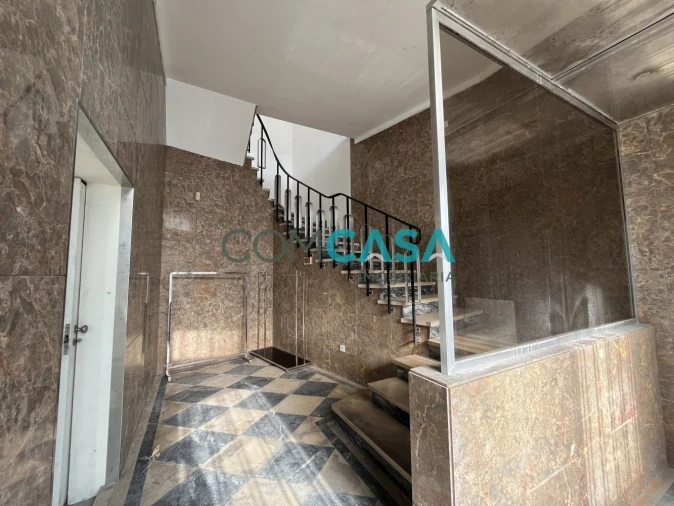 Loja para Arrendamento em Ramalde Foto 16