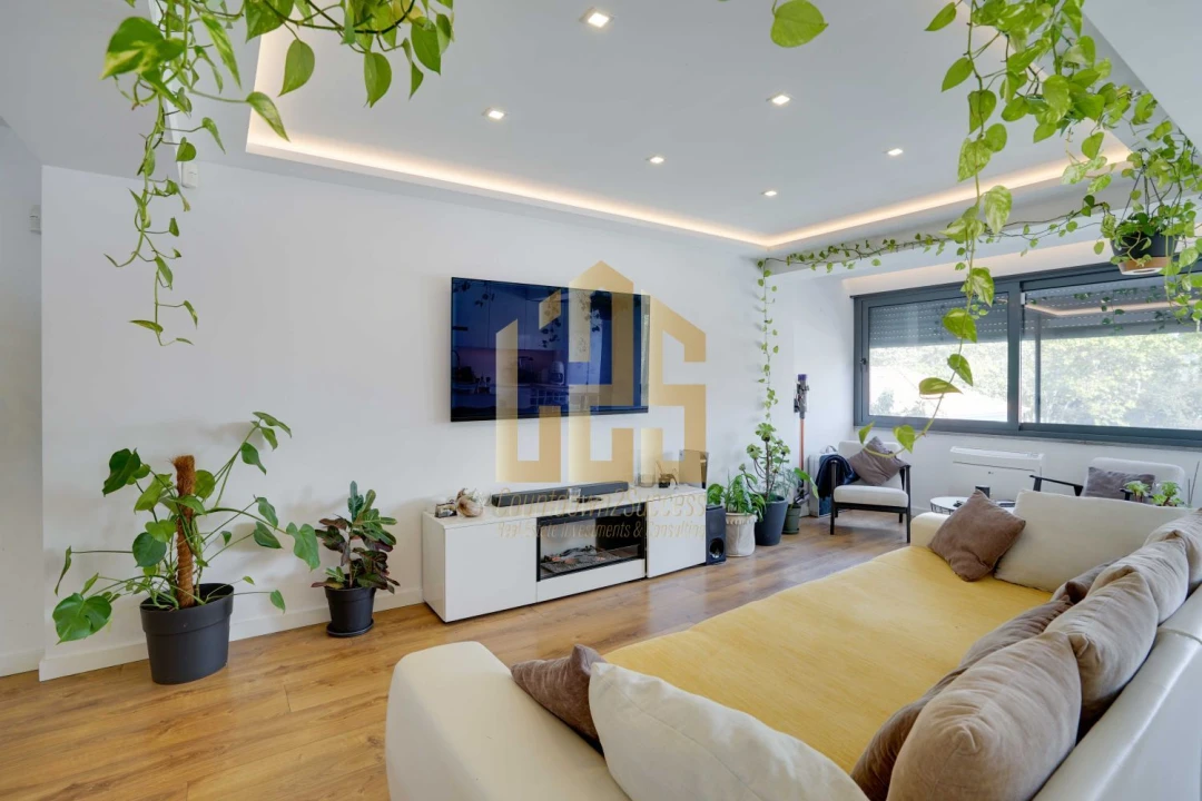 Moradia T4 para Venda em Benfica Foto 2