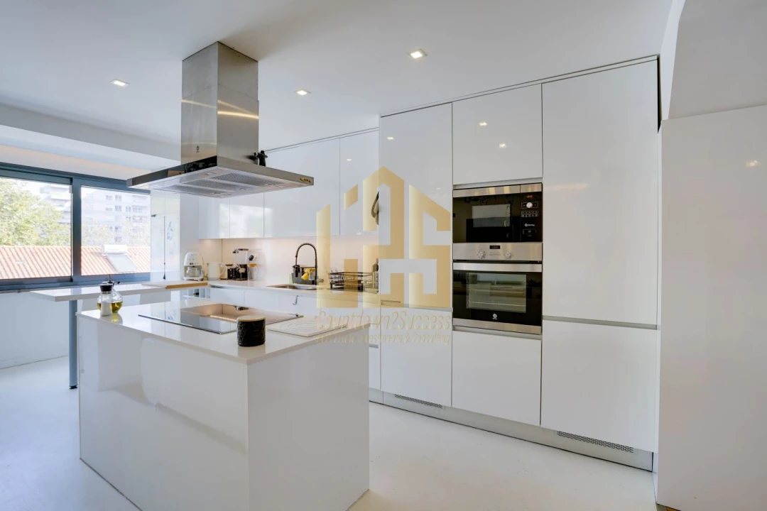 Moradia T4 para Venda em Benfica Foto 6