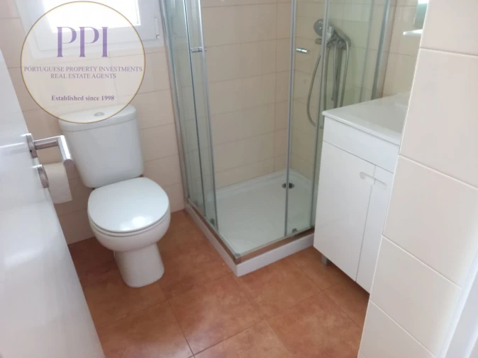 Moradia T2 para Arrendamento em Luz Foto 13