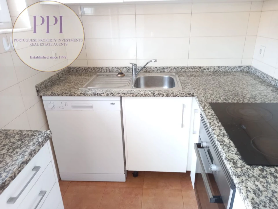 Moradia T2 para Arrendamento em Luz Foto 11