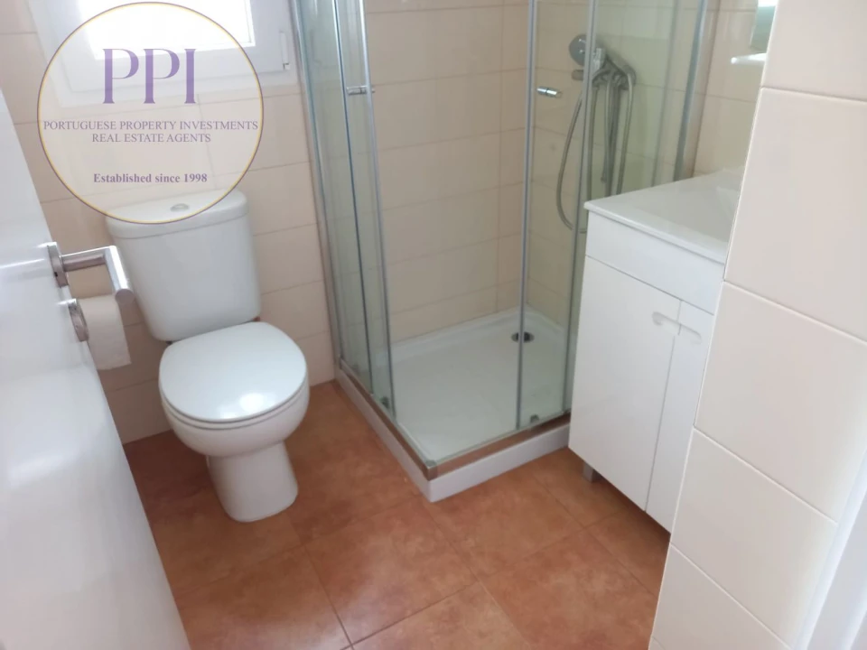 Moradia T2 para Arrendamento em Luz Foto 13