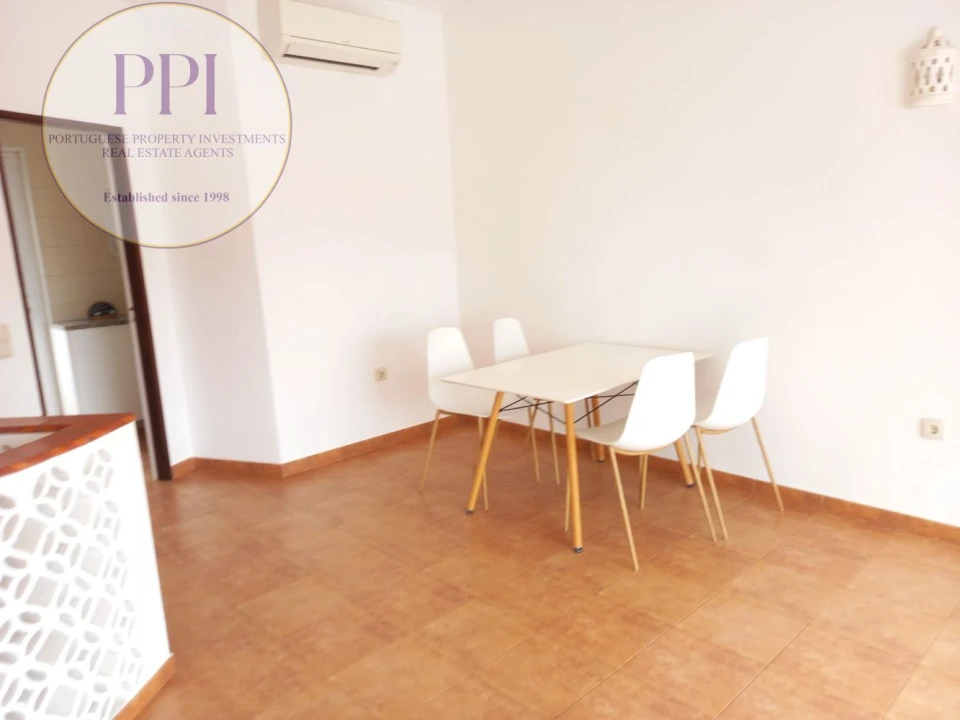 Moradia T2 para Arrendamento em Luz Foto 3