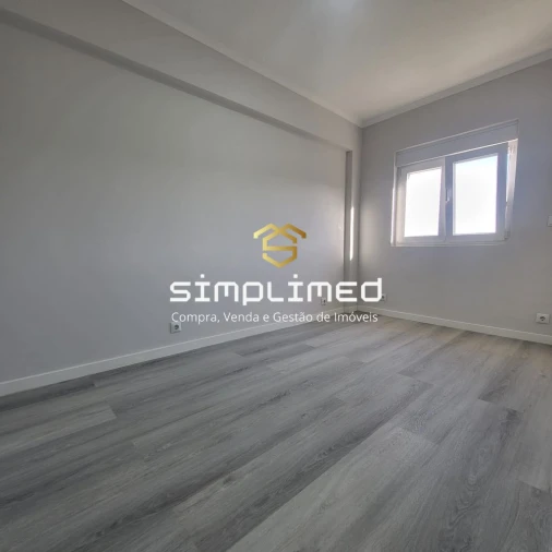 Apartamento T2 para Venda em Pontinha e Famões Foto 10