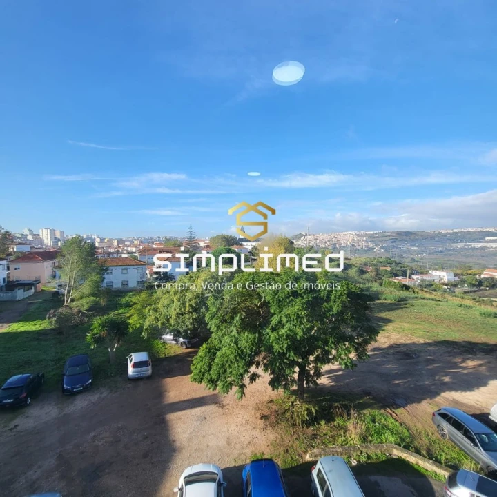 Apartamento T2 para Venda em Pontinha e Famões Foto 16