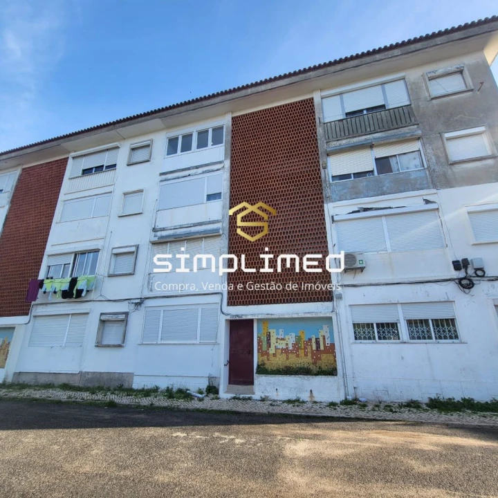 Apartamento T2 para Venda em Pontinha e Famões Foto 15