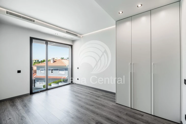 Moradia T4 para Venda em Alcabideche Foto 28