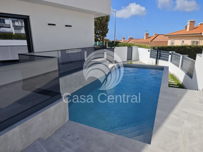 Moradia T4 para Venda em Alcabideche Foto 38