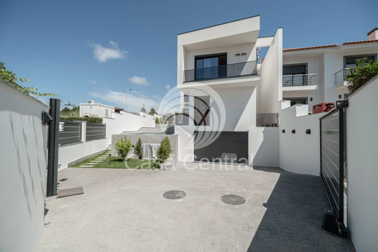 Moradia T4 para Venda em Alcabideche Foto 50