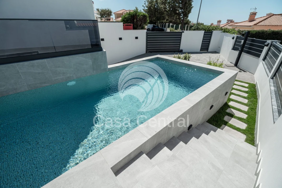 Moradia T4 para Venda em Alcabideche Foto 47