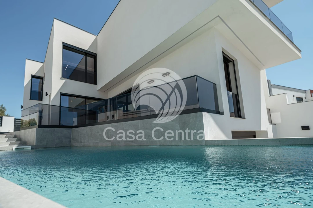 Moradia T4 para Venda em Alcabideche Foto 37