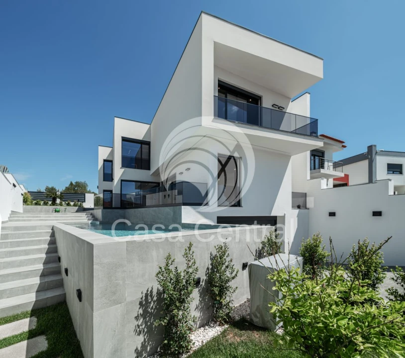 Moradia T4 para Venda em Alcabideche Foto 1