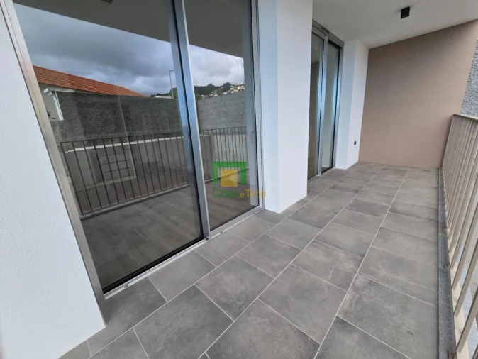 Apartamento T2 para Venda em Estreito de Camara de Lobos Foto 6