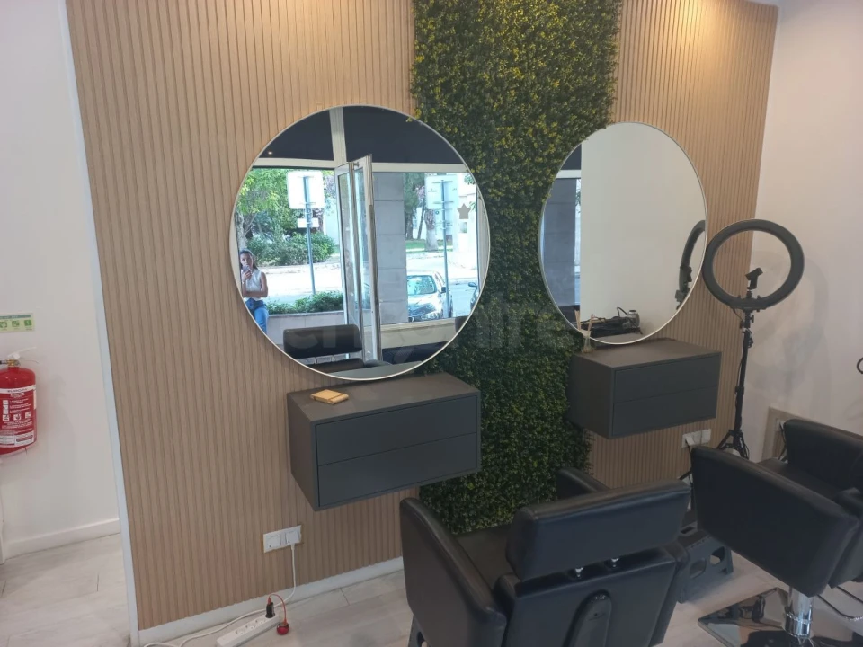 Loja para Trespasse em Lumiar Foto 1