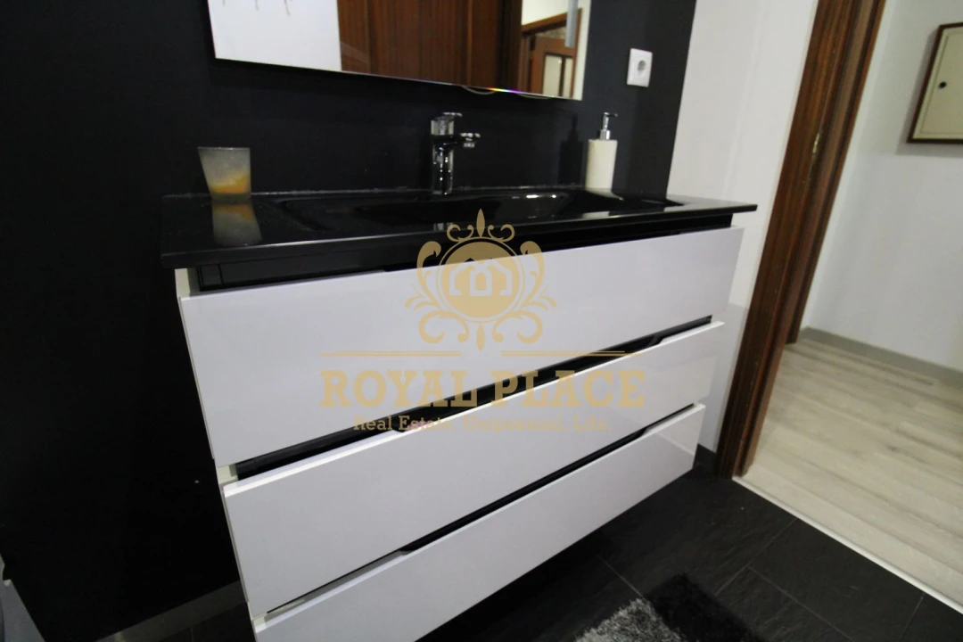 Apartamento T2 para Venda em Fiães Foto 6