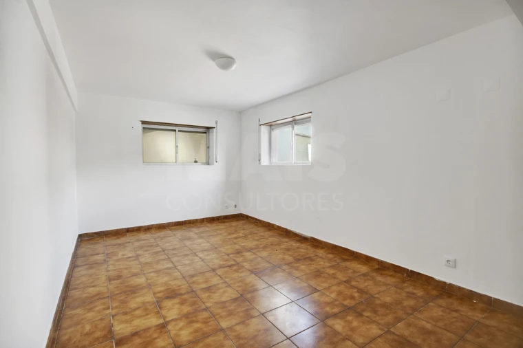 Moradia T8 para Venda em Atouguia da Baleia Foto 8