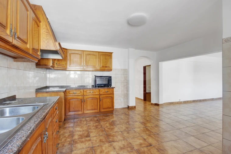 Moradia T8 para Venda em Atouguia da Baleia Foto 10