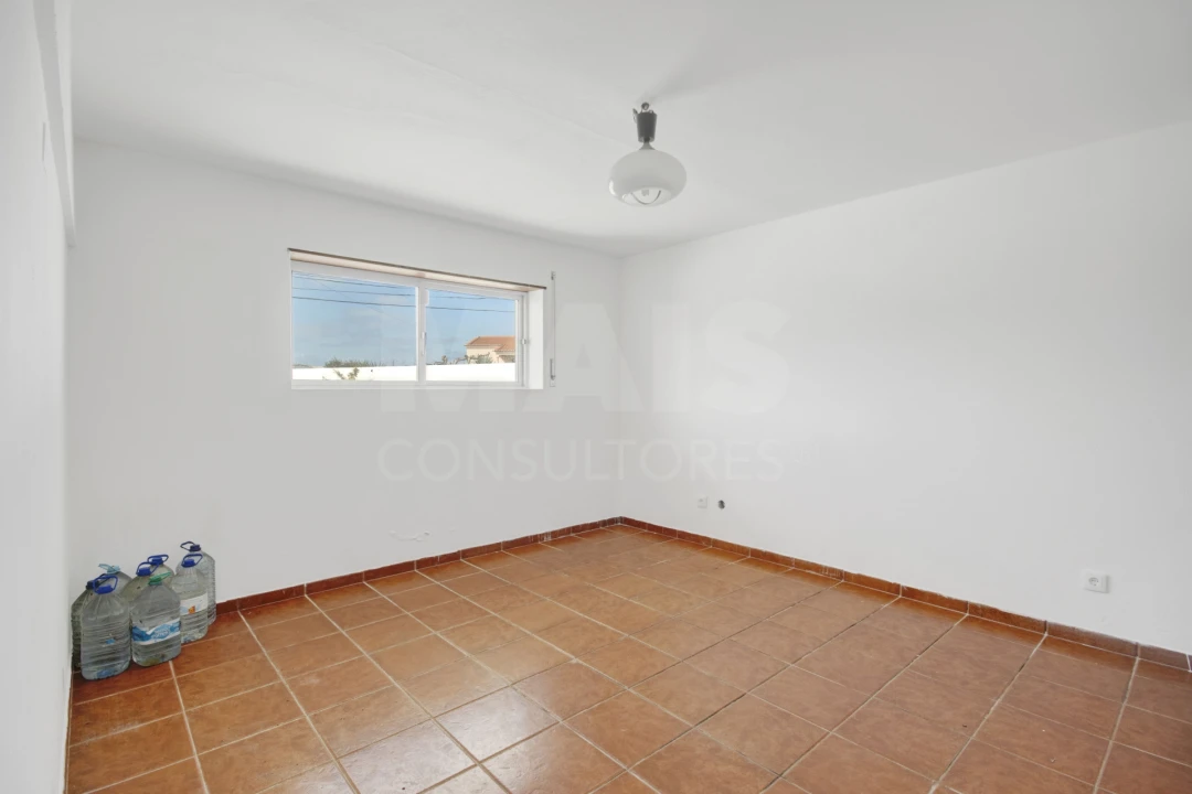 Moradia T8 para Venda em Atouguia da Baleia Foto 3