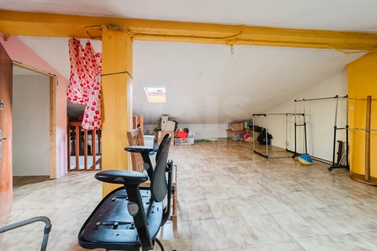 Moradia T3 para Venda em Atouguia da Baleia Foto 10