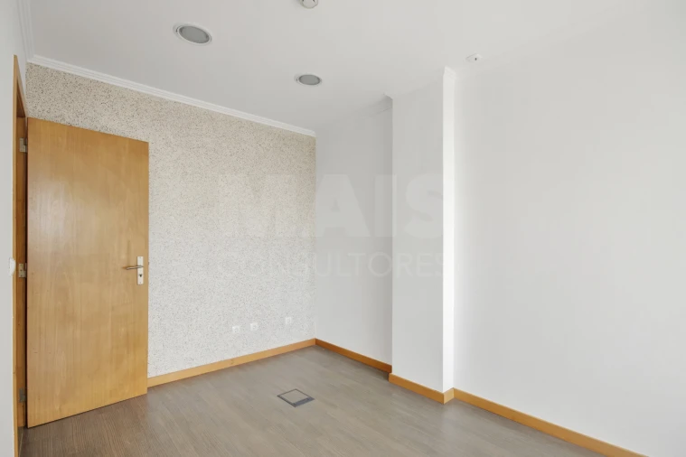 Loja para Venda em Peniche Foto 12