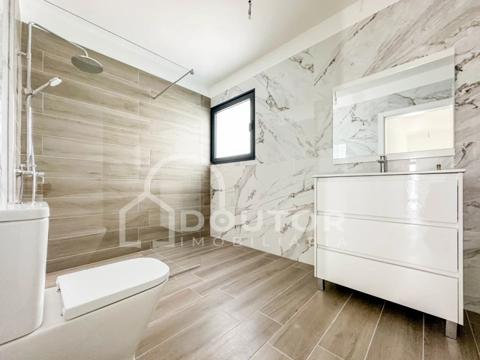 Moradia T3 para Venda em Santo Antonio Foto 22