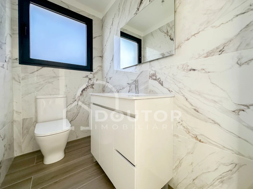 Moradia T3 para Venda em Santo Antonio Foto 16